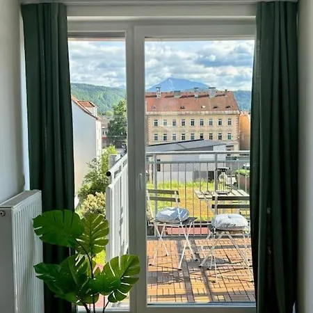Neu! Helle Dachgeschosswohnung Klagenfurt am Woerthersee