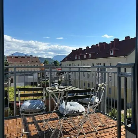 Neu! Helle Dachgeschosswohnung *